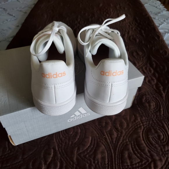 Adidas - Tennis Shoes - Picture 5 of 7